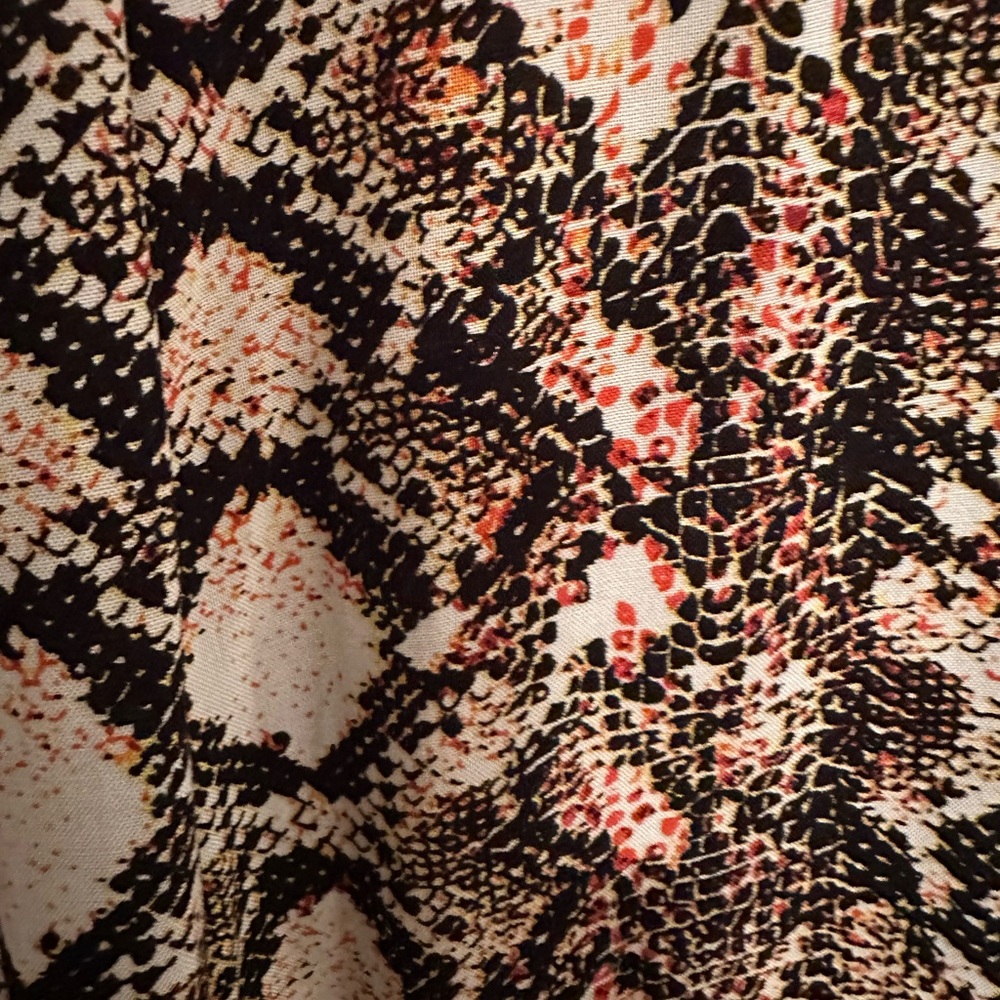 Jak & Rae Printed Collared Button-Down Top - Picture 3 of 3